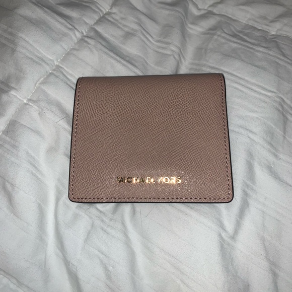Michael Kors Wallet - Picture 1 of 5